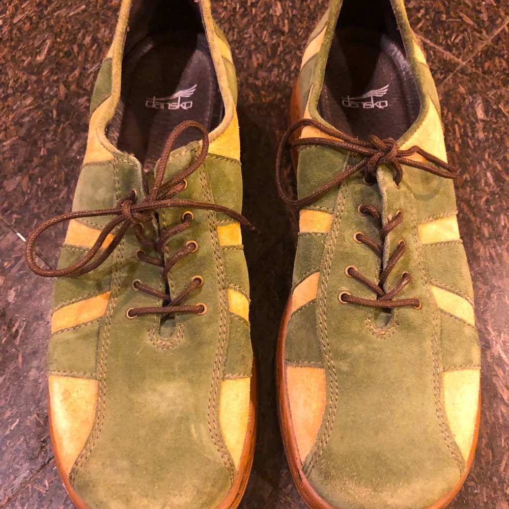 Funky lace up Danskos.